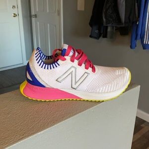 NEW BALANCE FUEL CELL ECHO RUNNING SHOES